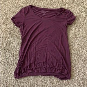 MAROON SCOOP NECK TEE FROM AMERICAN EAGLE! SIZE SM